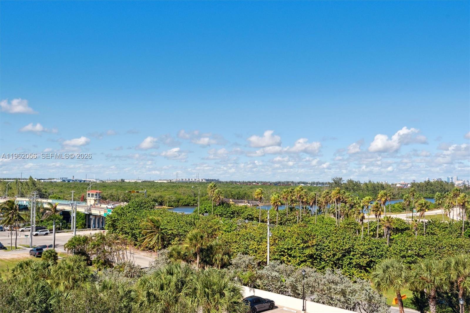 Photo of 6051 Ocean Dr #602, Hollywood, Florida, 33019 - West view