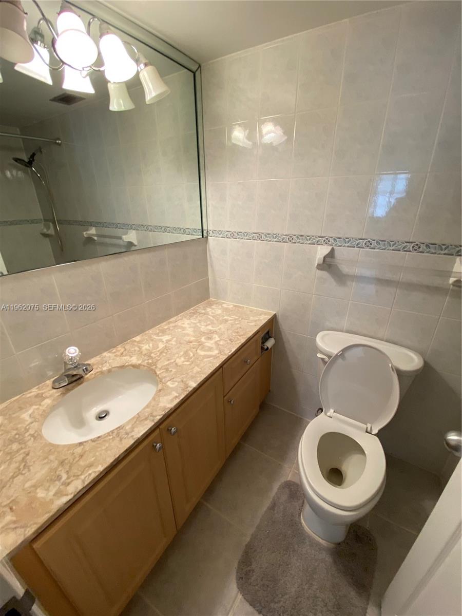 Photo of 3725 Ocean Dr  #607, Hollywood, Florida, 33019 - 