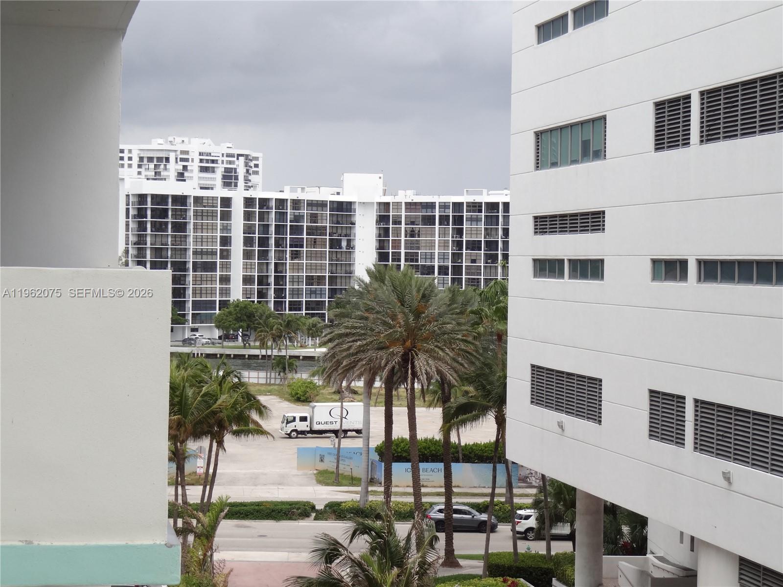 Photo of 3725 Ocean Dr  #607, Hollywood, Florida, 33019 - 