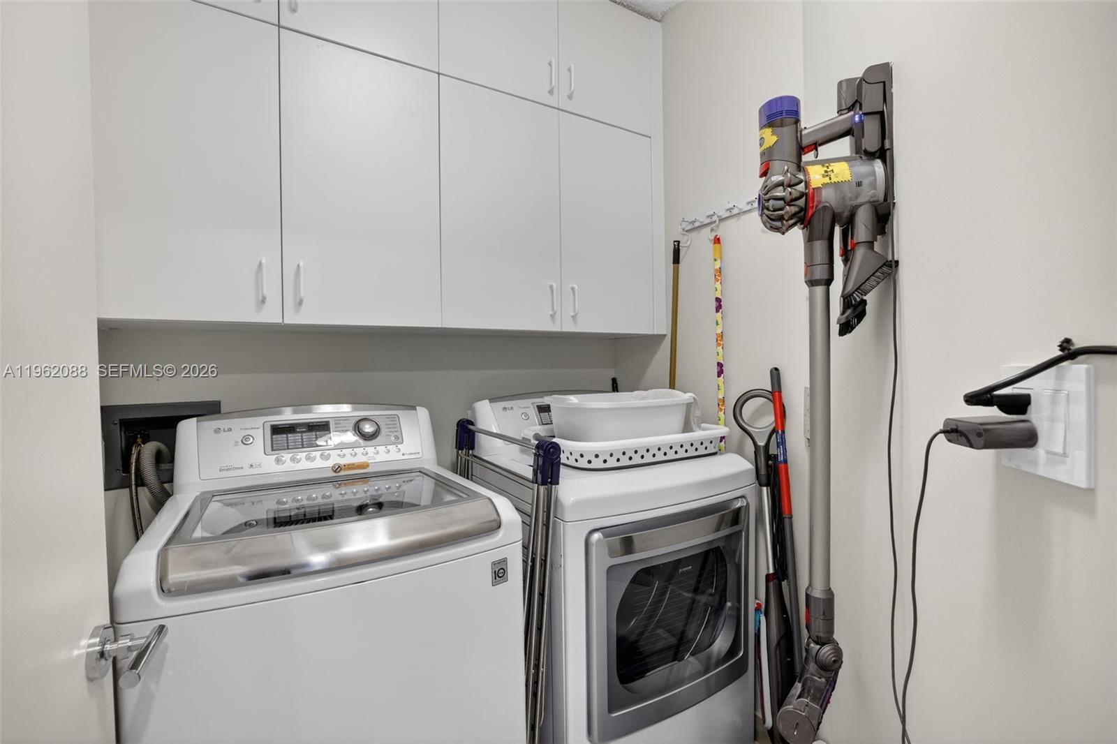 401 3 / 3 2040 sq. ft. $ 2026-02-09 0 Photo