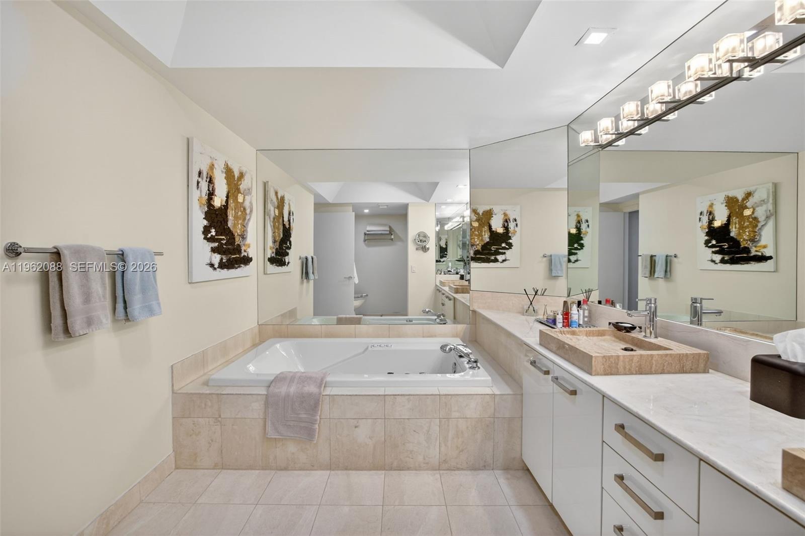 401 3 / 3 2040 sq. ft. $ 2026-02-09 0 Photo