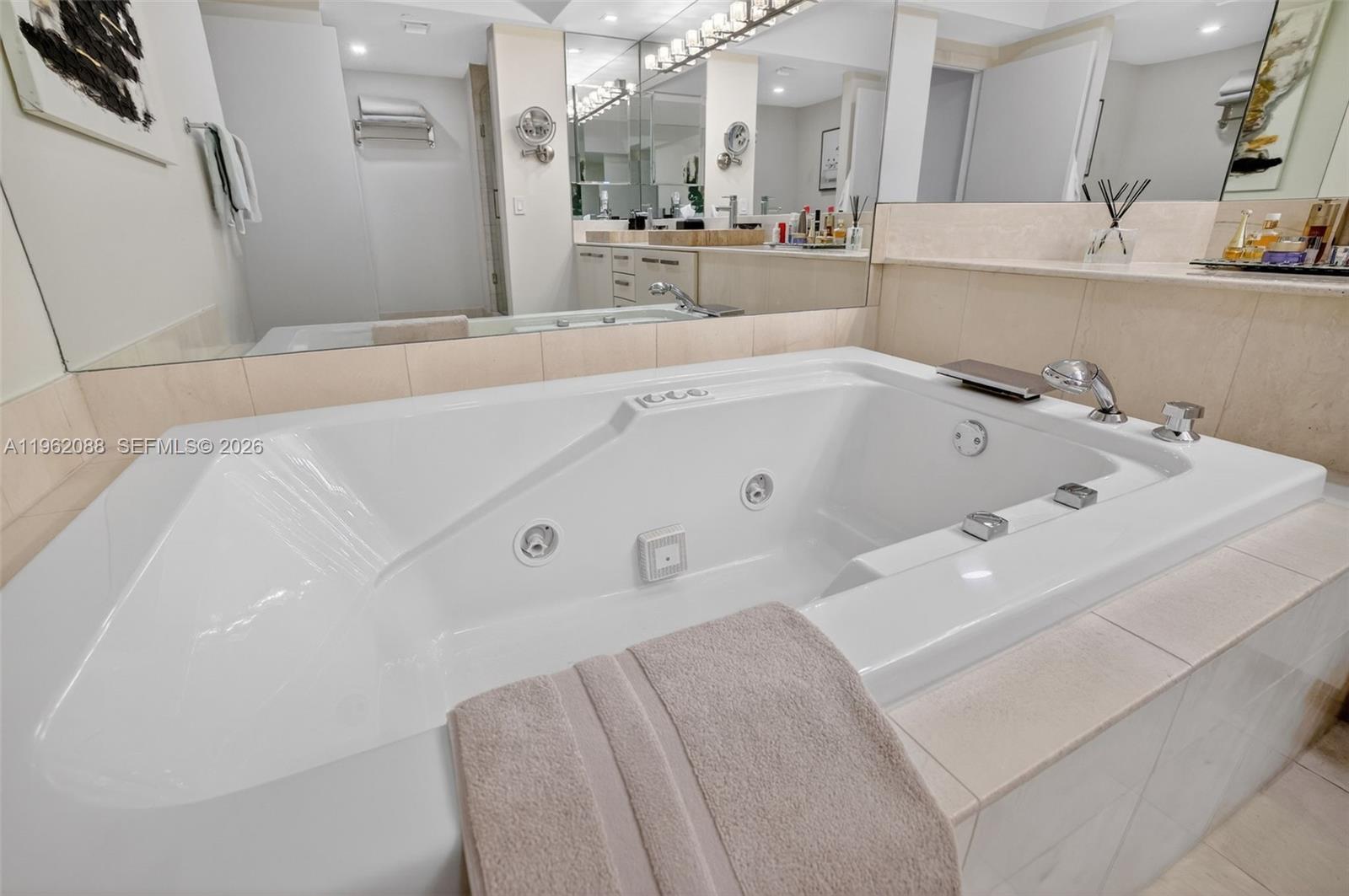 401 3 / 3 2040 sq. ft. $ 2026-02-09 0 Photo