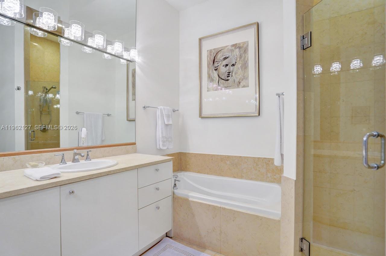 Photo of 20000 Country Club Dr  #112, Aventura, Florida, 33180 - 