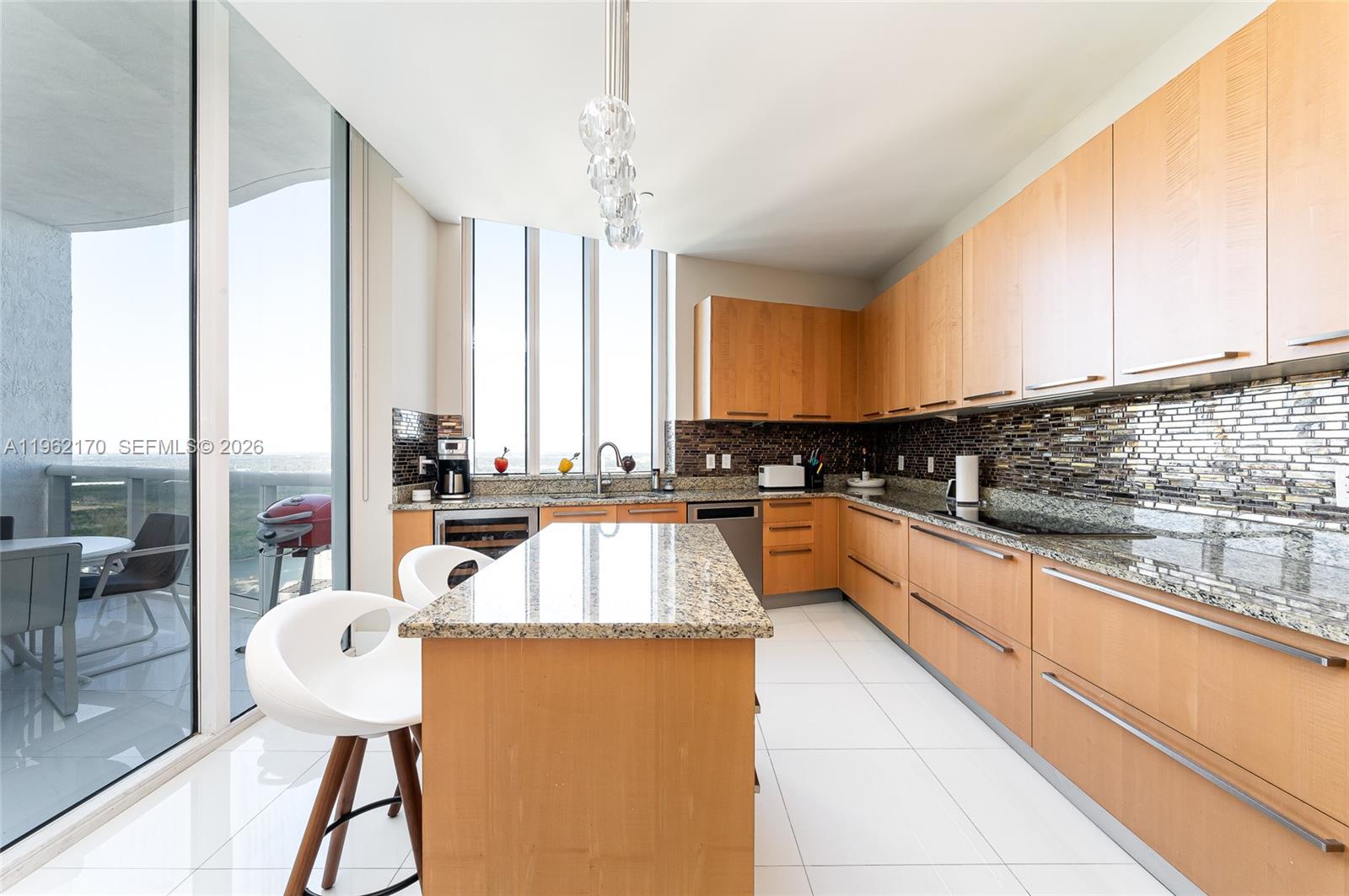 4106 3 / 4 2327 кв.футов $ 2026-02-09 0 Фото