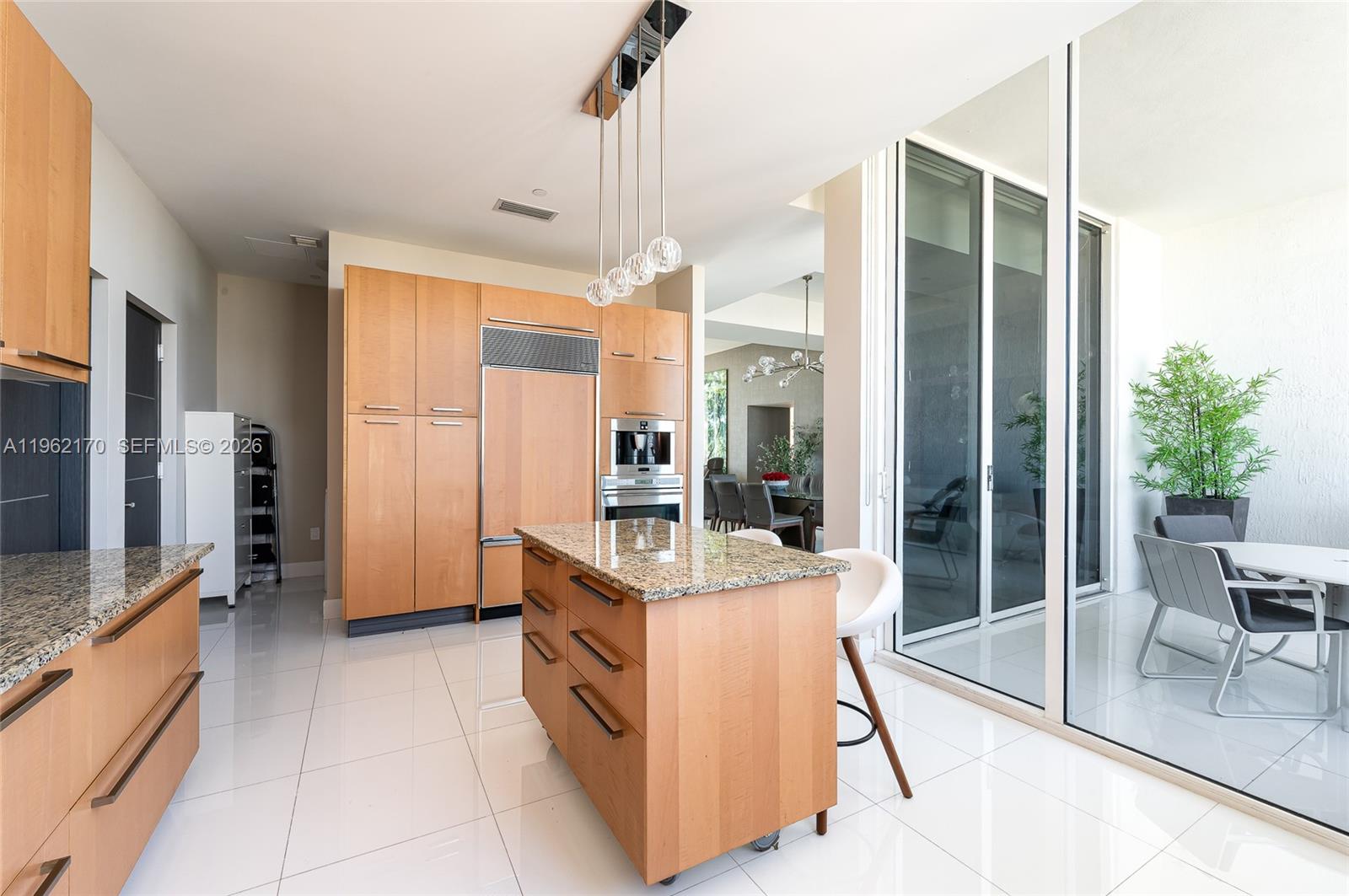 4106 3 / 4 2327 кв.футов $ 2026-02-09 0 Фото