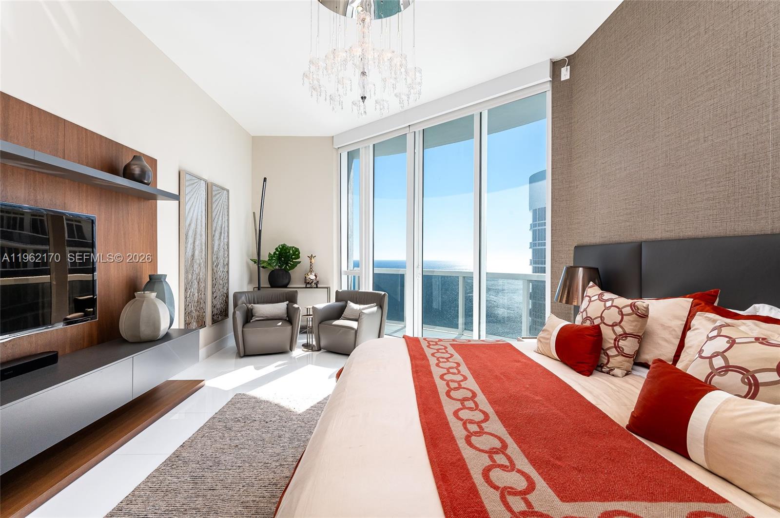 4106 3 / 4 2327 кв.футов $ 2026-02-09 0 Фото