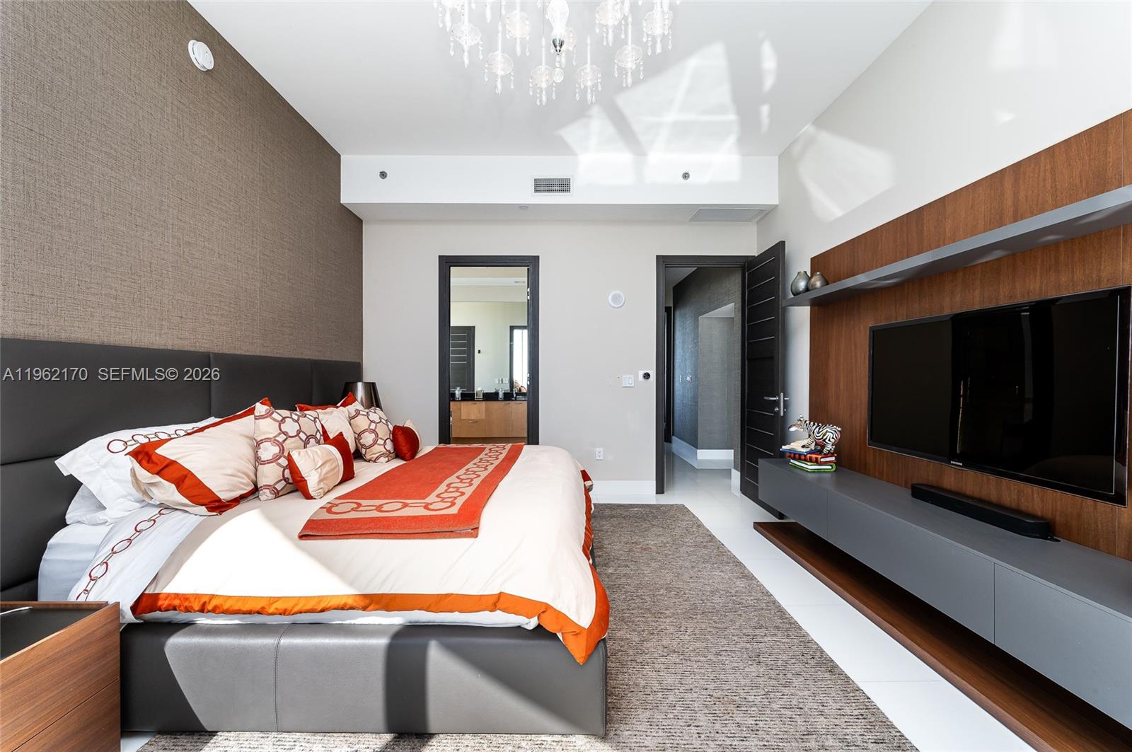 4106 3 / 4 2327 кв.футов $ 2026-02-09 0 Фото