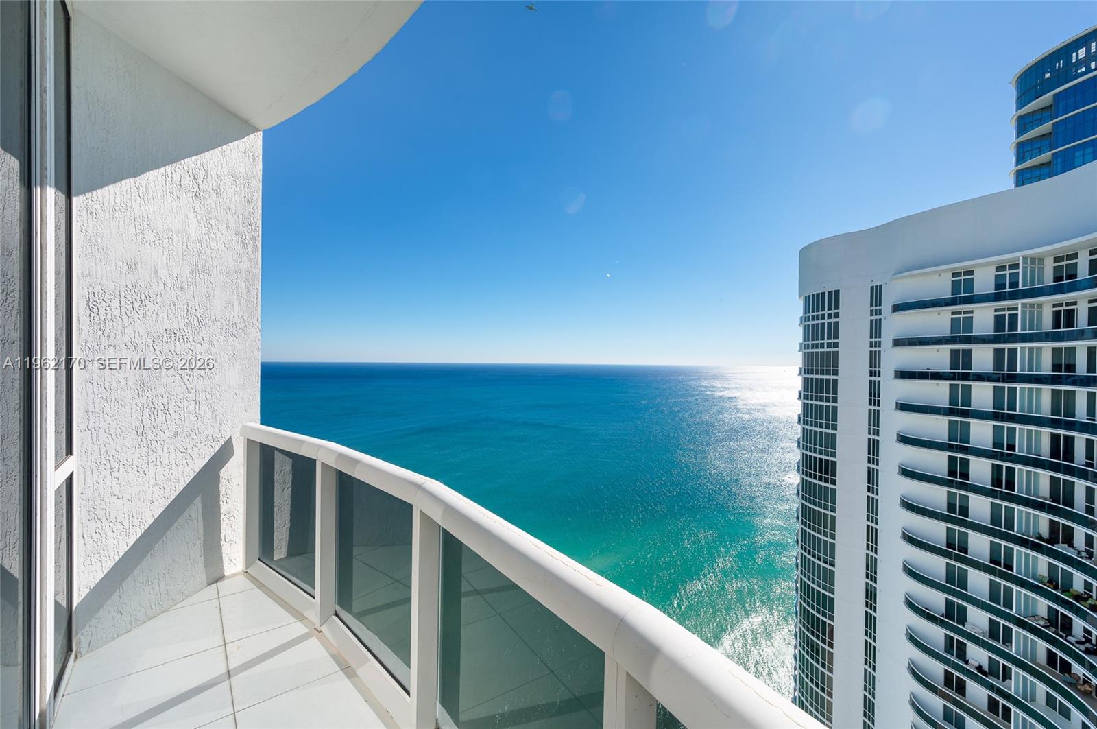 4106 3 / 4 2327 кв.футов $ 2026-02-09 0 Фото