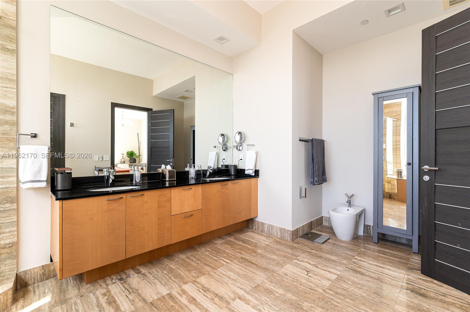 4106 3 / 4 2327 кв.футов $ 2026-02-09 0 Фото