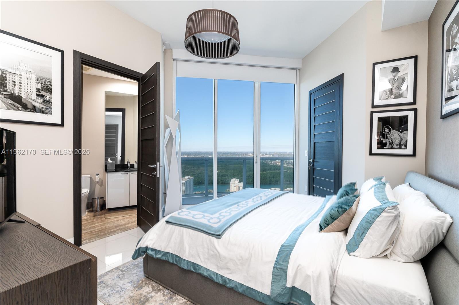 4106 3 / 4 2327 кв.футов $ 2026-02-09 0 Фото