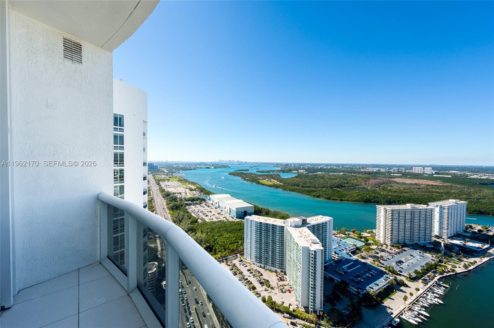 4106 3 / 4 2327 кв.футов $ 2026-02-09 0 Фото