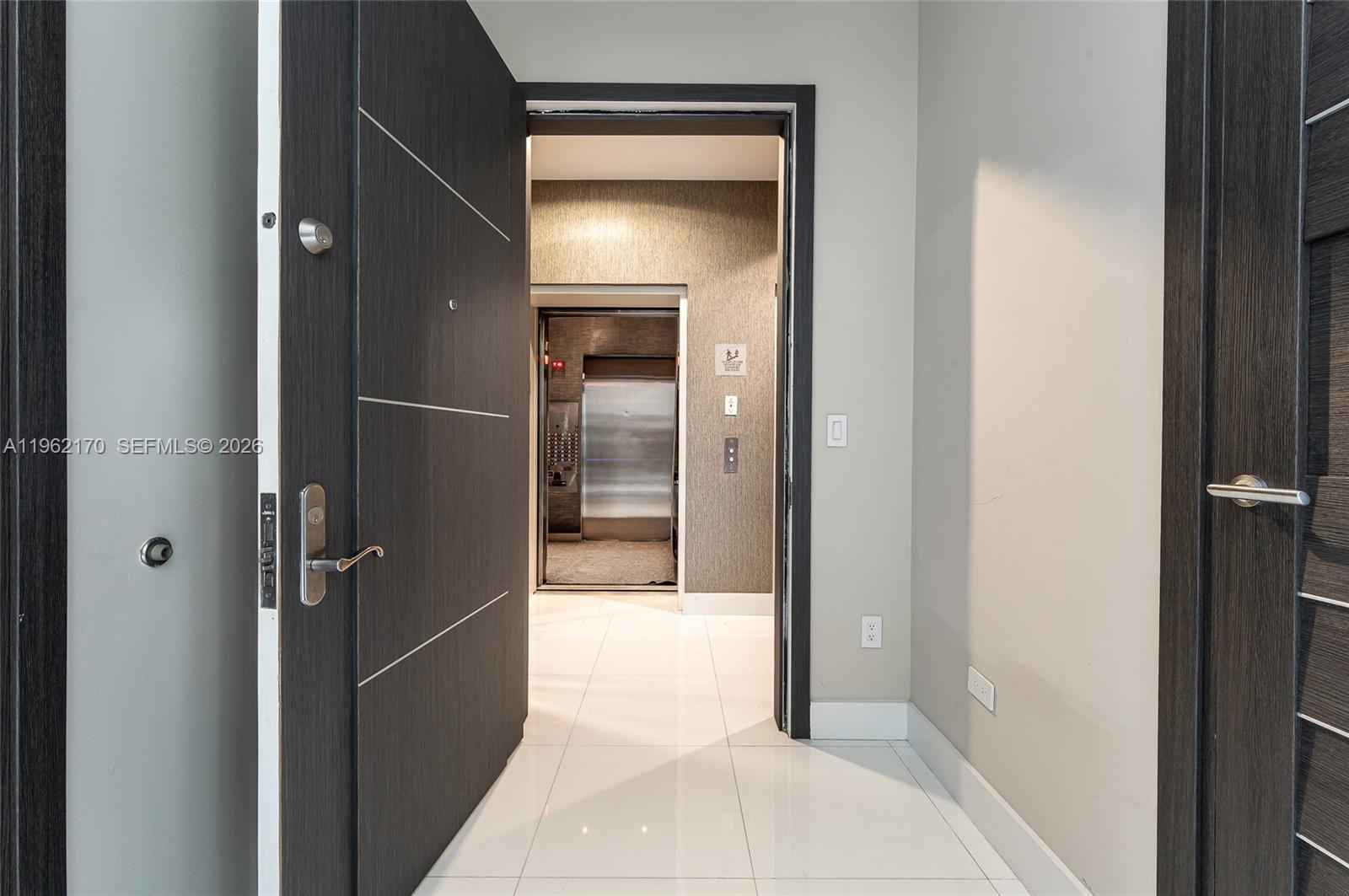 4106 3 / 4 2327 кв.футов $ 2026-02-09 0 Фото