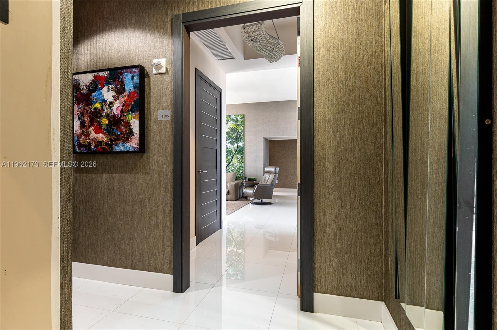 4106 3 / 4 2327 кв.футов $ 2026-02-09 0 Фото