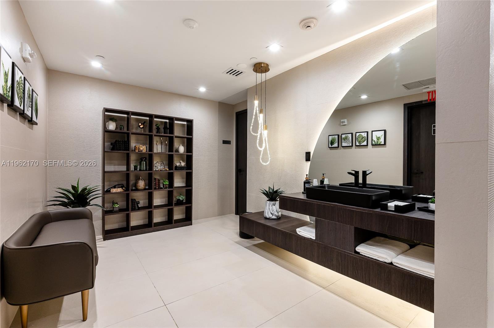 4106 3 / 4 2327 кв.футов $ 2026-02-09 0 Фото