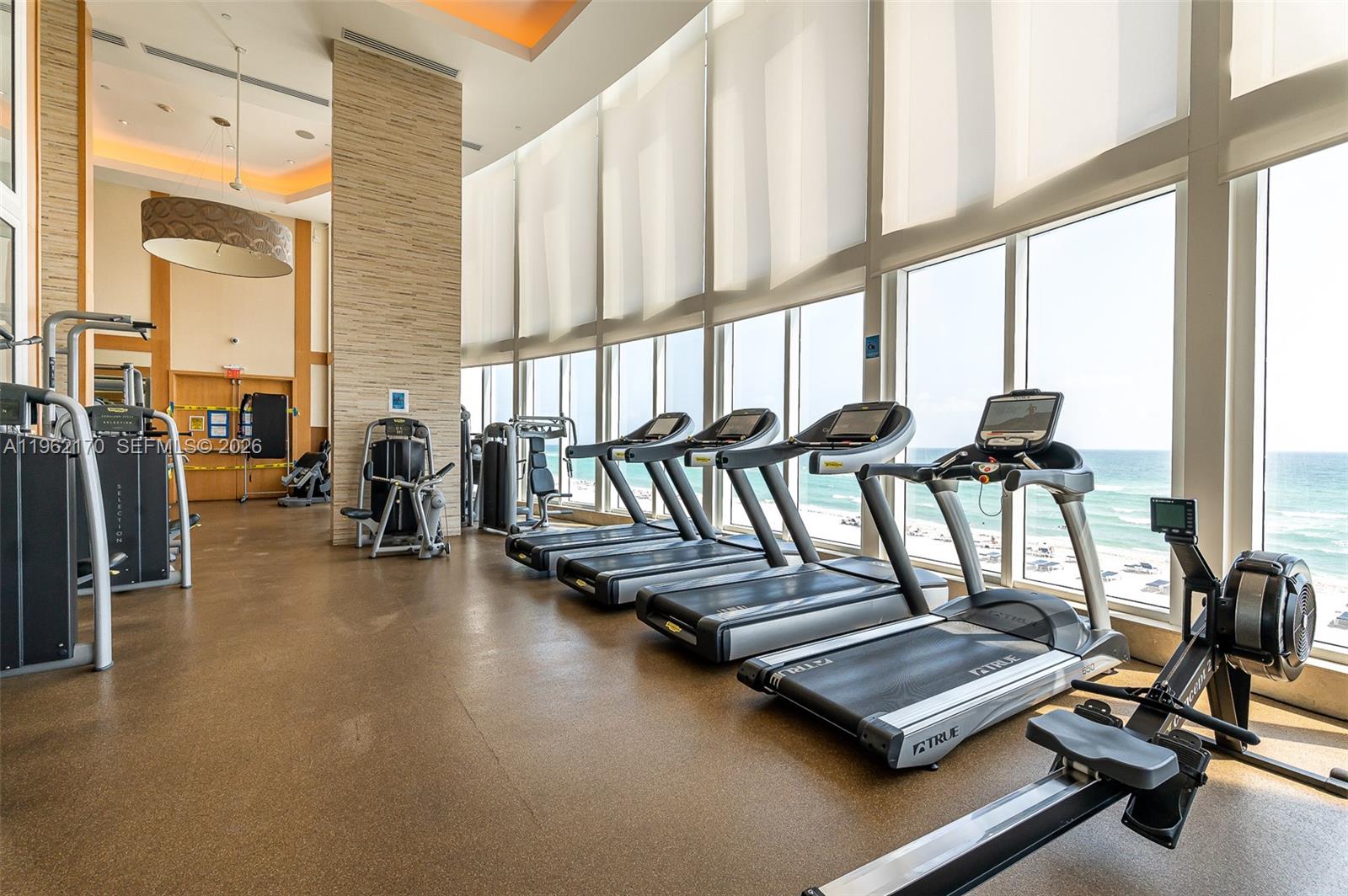 4106 3 / 4 2327 кв.футов $ 2026-02-09 0 Фото