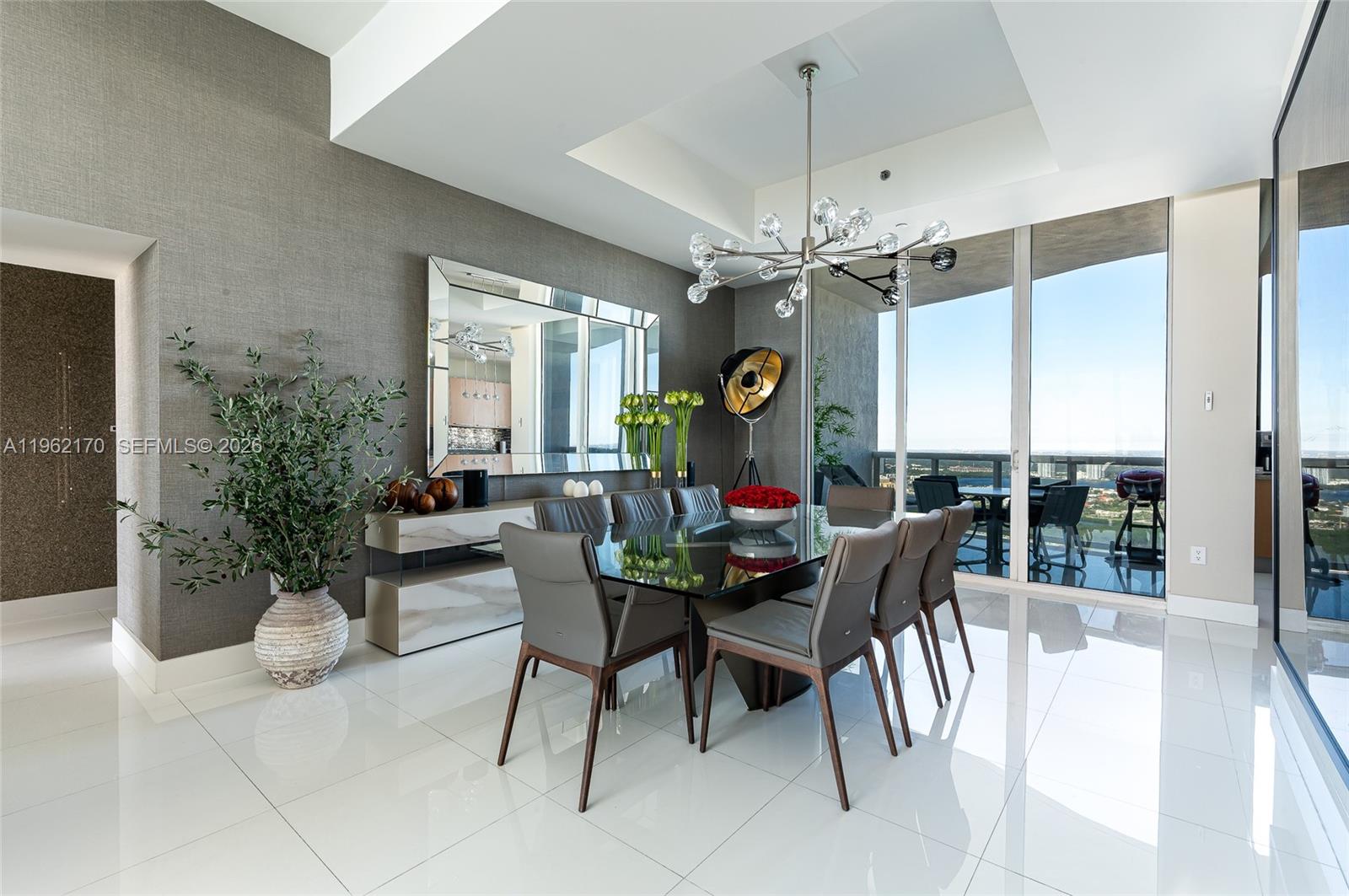 4106 3 / 4 2327 кв.футов $ 2026-02-09 0 Фото