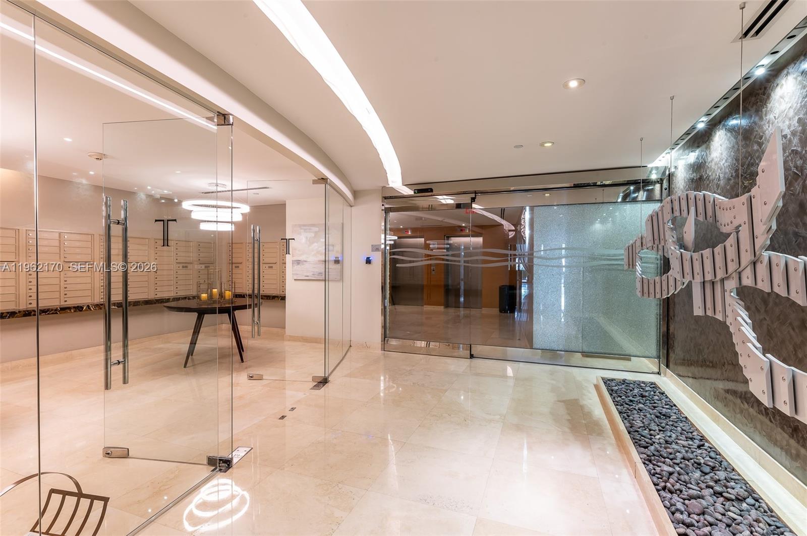 4106 3 / 4 2327 кв.футов $ 2026-02-09 0 Фото