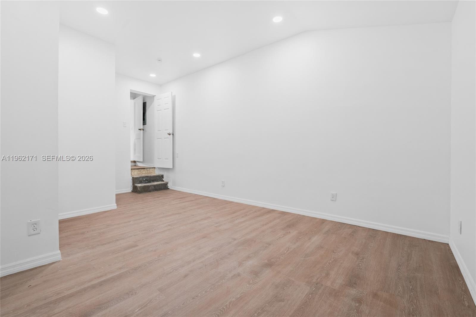   /  2461 sq. ft. $ 2026-02-09 0 Photo