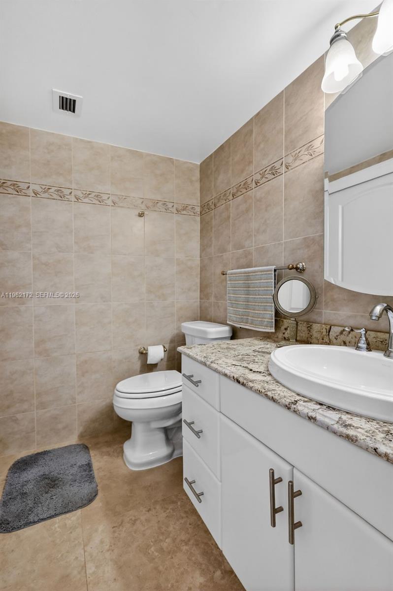 Photo of 1849 Ocean Dr  #905, Hallandale Beach, Florida, 33009 - 