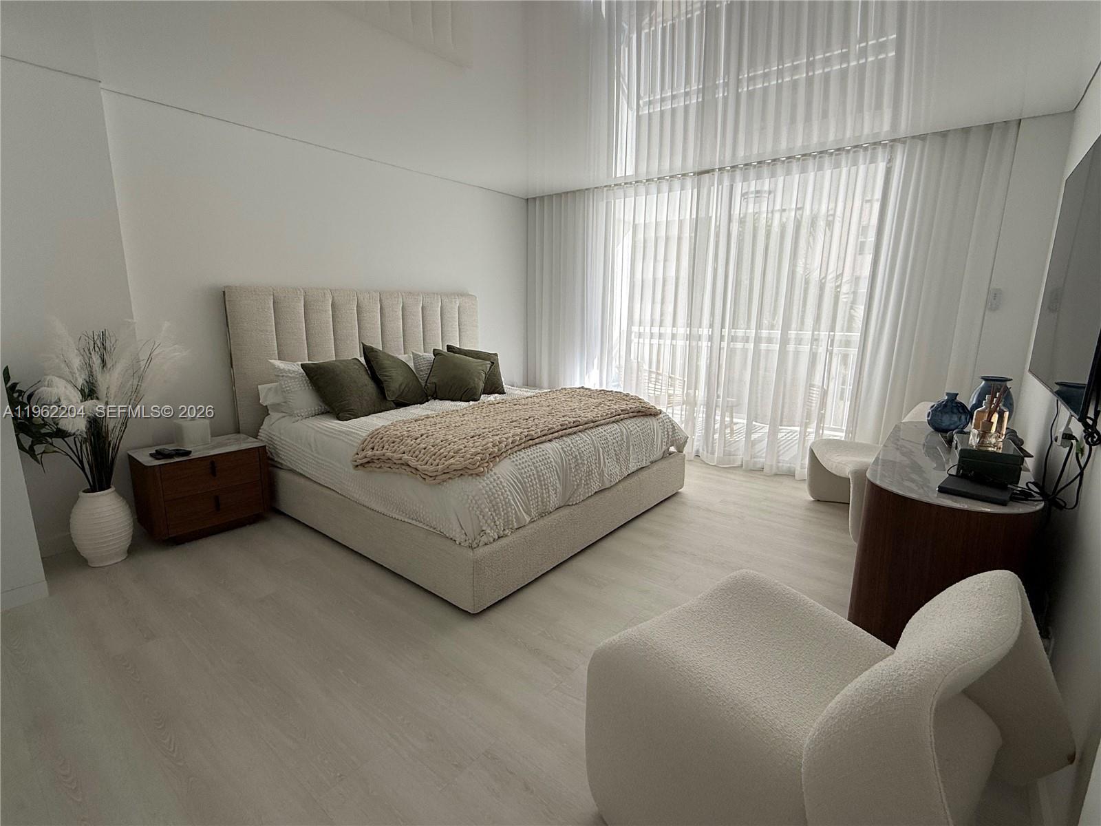 Photo of 1849 Ocean Dr  #406, Hallandale Beach, Florida, 33009 - 