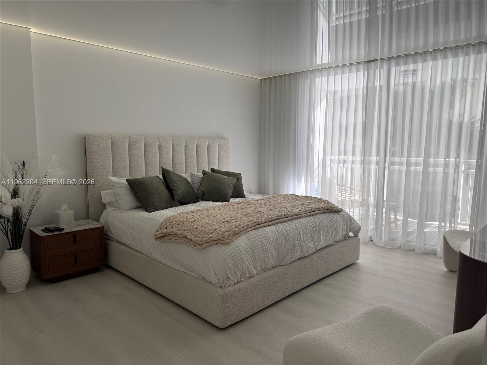 Photo of 1849 Ocean Dr  #406, Hallandale Beach, Florida, 33009 - 