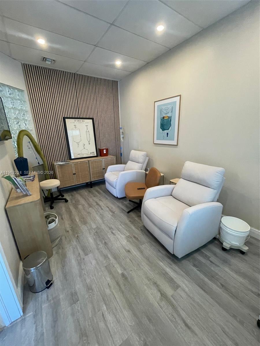 Ver detalles 12K / sq. ft. $ 2026-02-09 0 foto