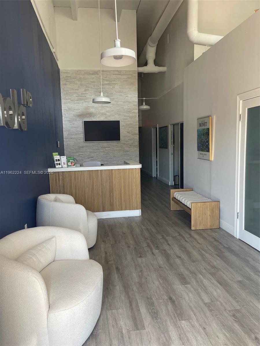 Ver detalles 12K / sq. ft. $ 2026-02-09 0 foto