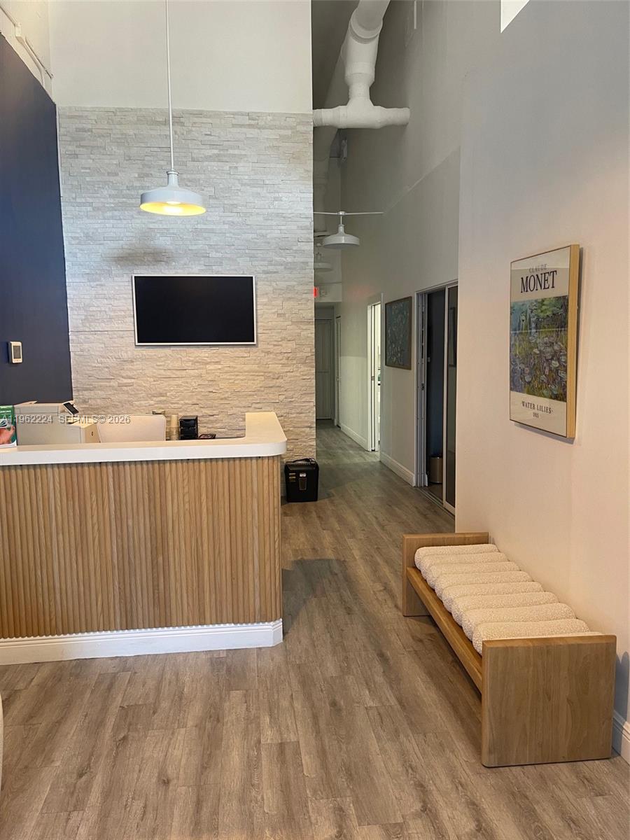 Ver detalles 12K / sq. ft. $ 2026-02-09 0 foto