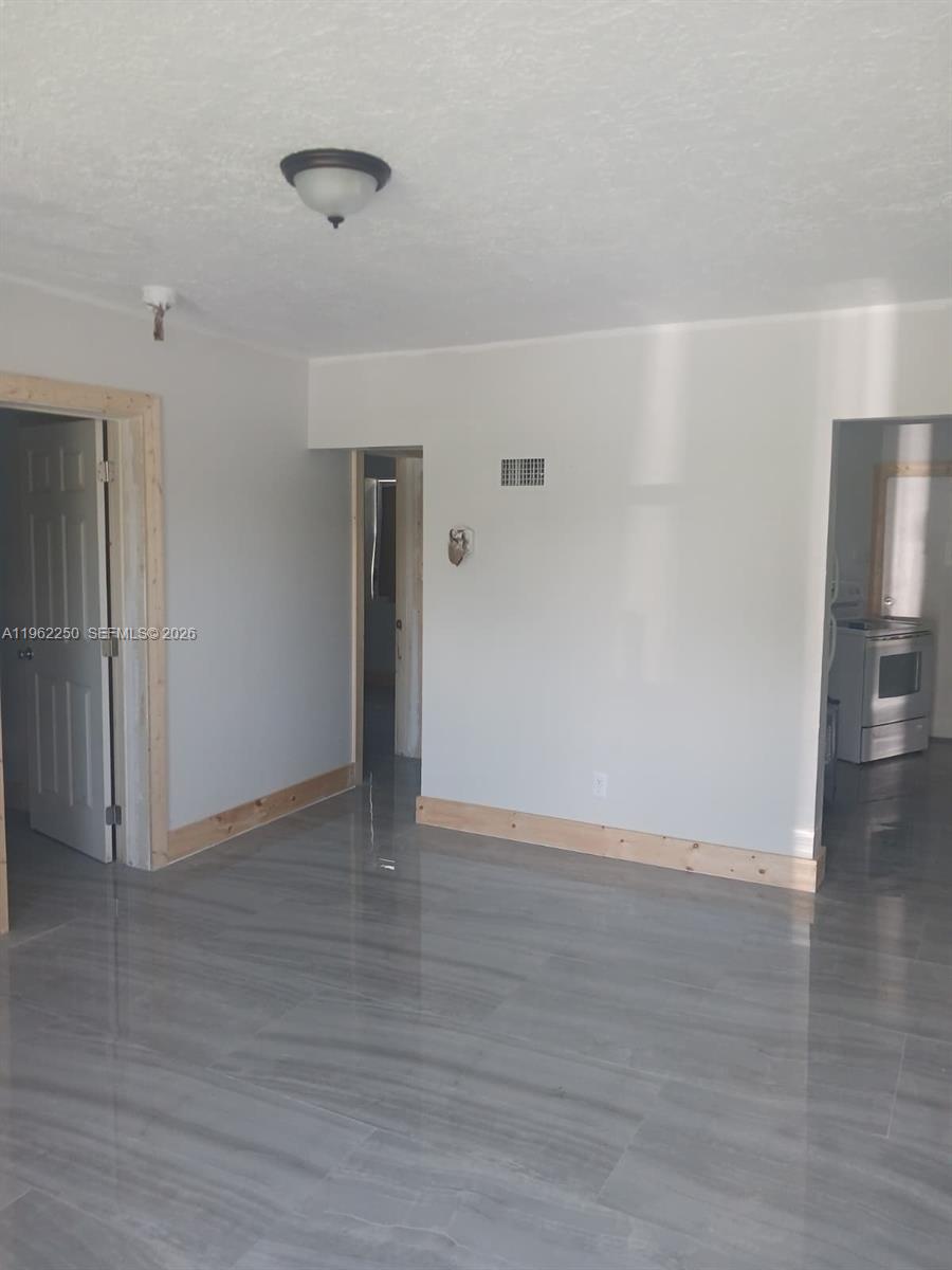   /  1232 sq. ft. $ 2026-02-09 0 foto