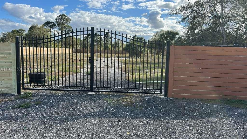 See details / sq. ft. $ 2026-02-10 0 Photo