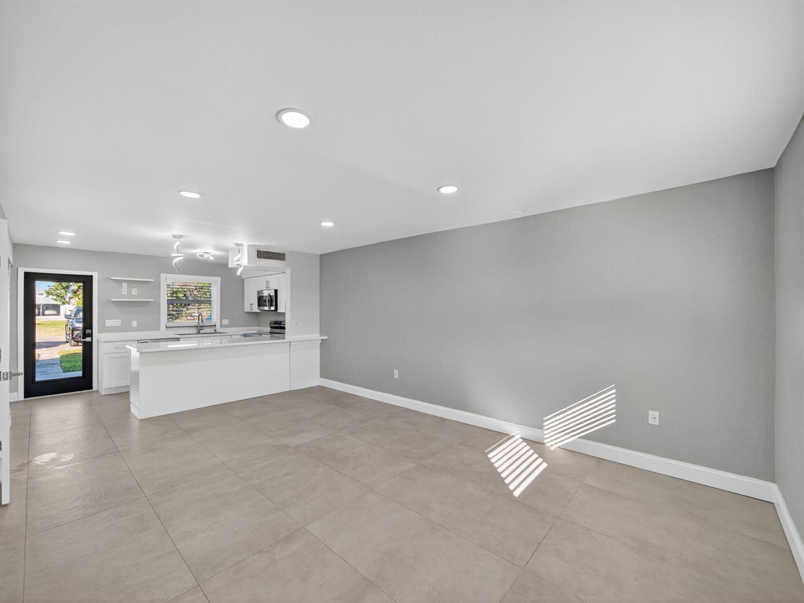  / 7 2958 sq. ft. $ 2026-06-21 0 foto