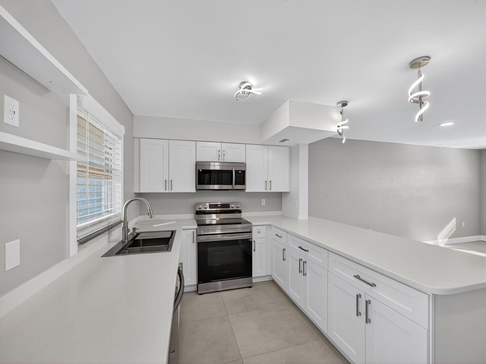   / 7 2958 sq. ft. $ 2026-06-21 0 foto