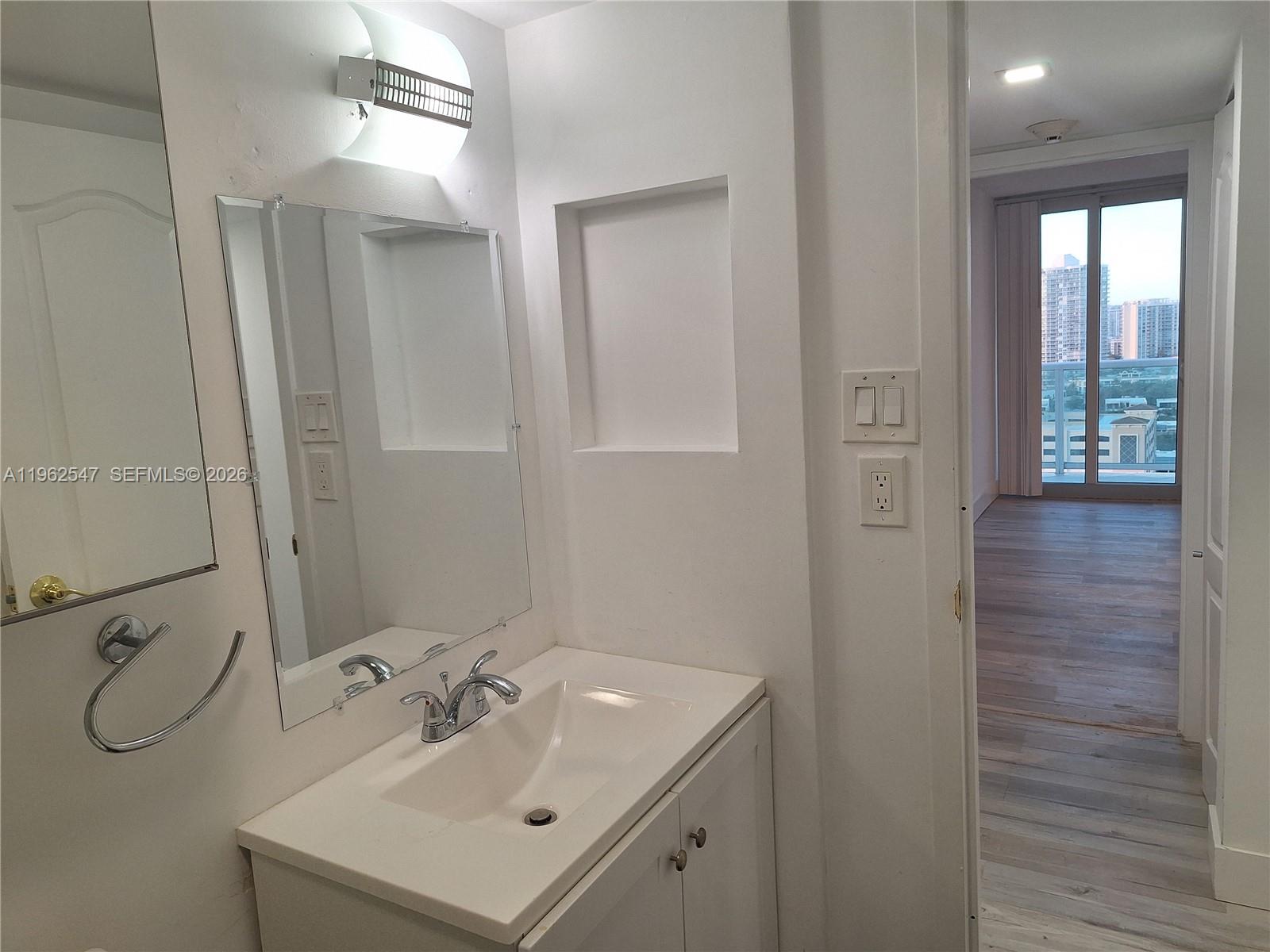 2028 2 / 2 1521 sq. ft. $ 2026-02-10 0 foto