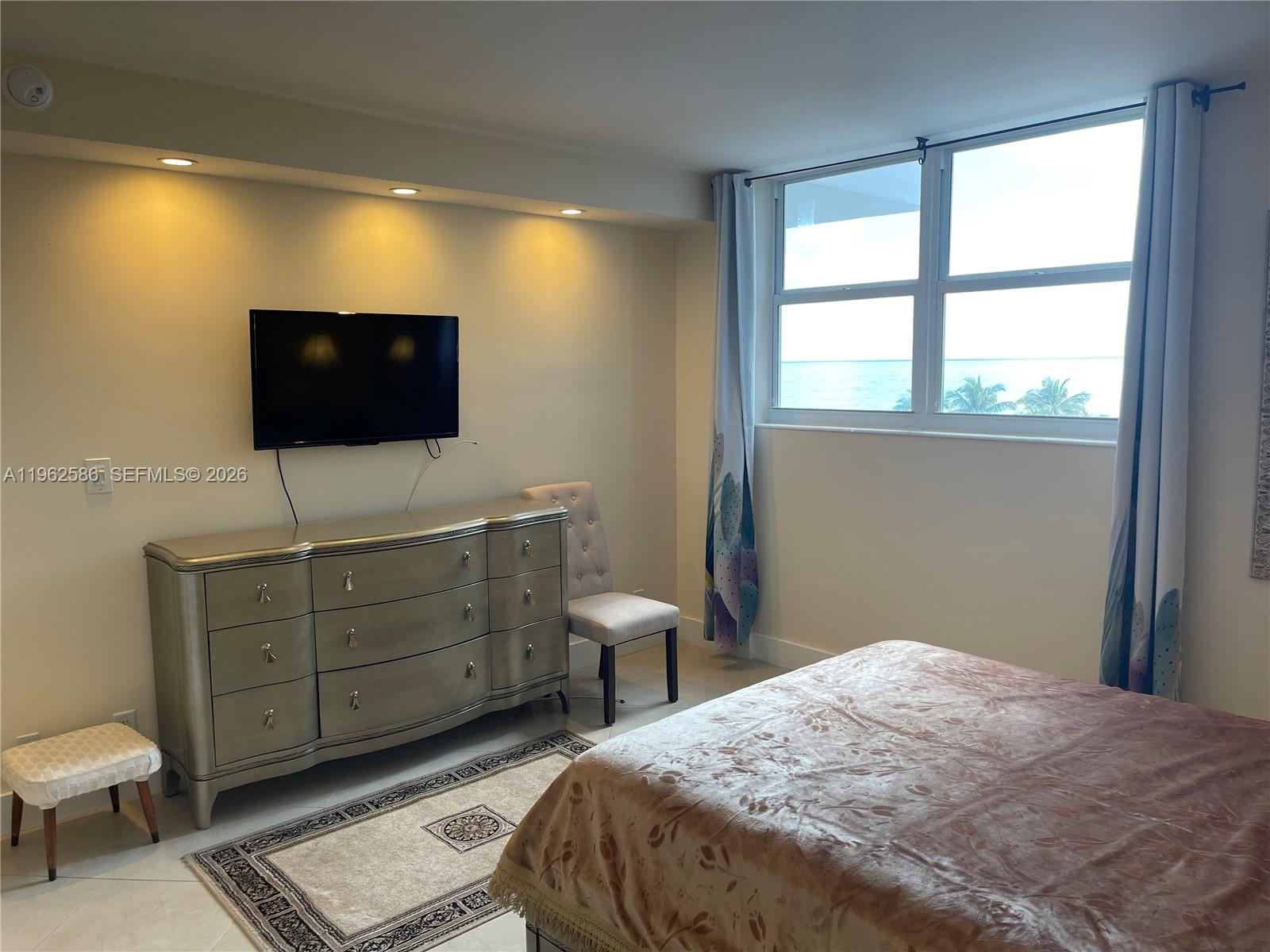 Photo of 3001 Ocean Dr  #621, Hollywood, Florida, 33019 - 