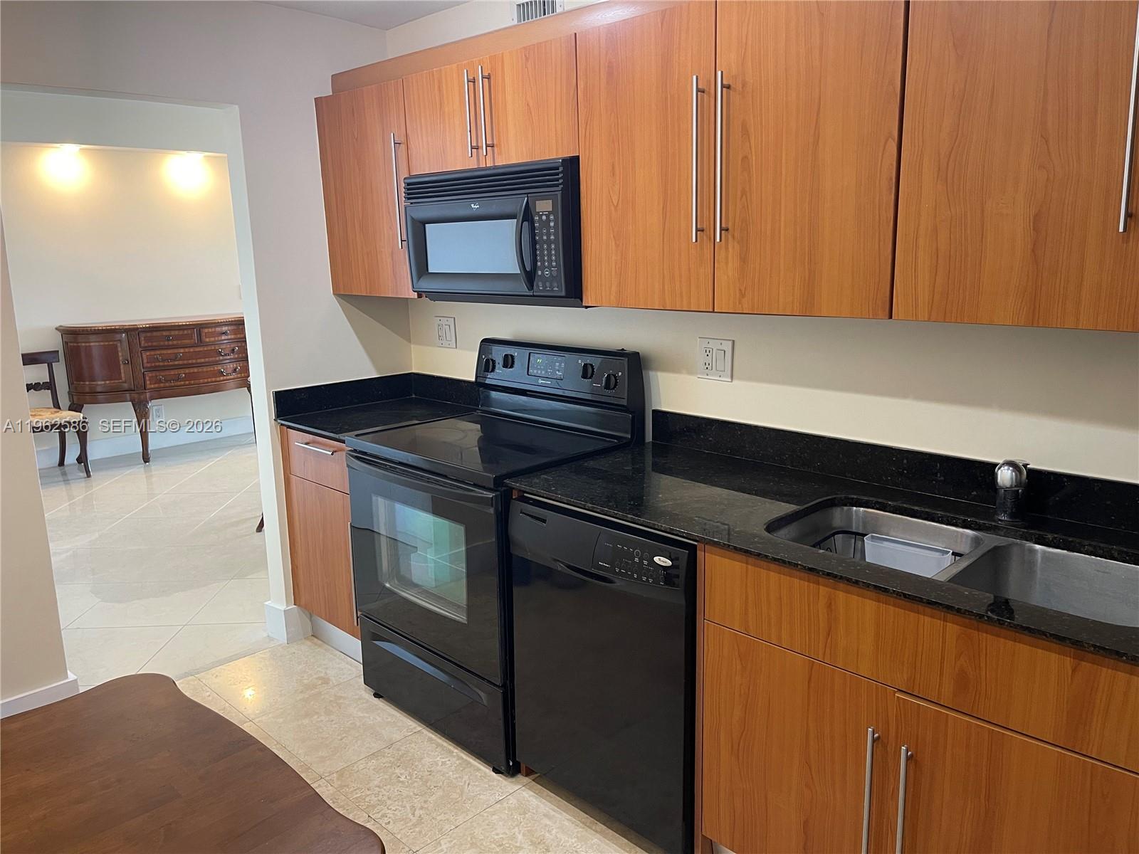 Photo of 3001 Ocean Dr  #621, Hollywood, Florida, 33019 - 