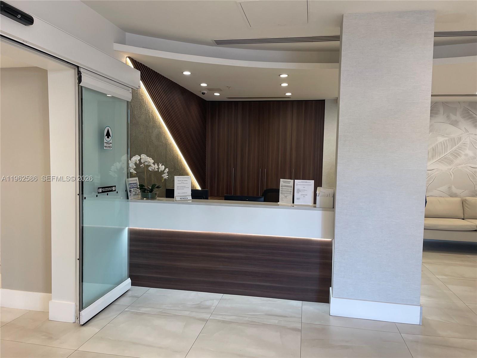 Photo of 3001 Ocean Dr  #621, Hollywood, Florida, 33019 - 