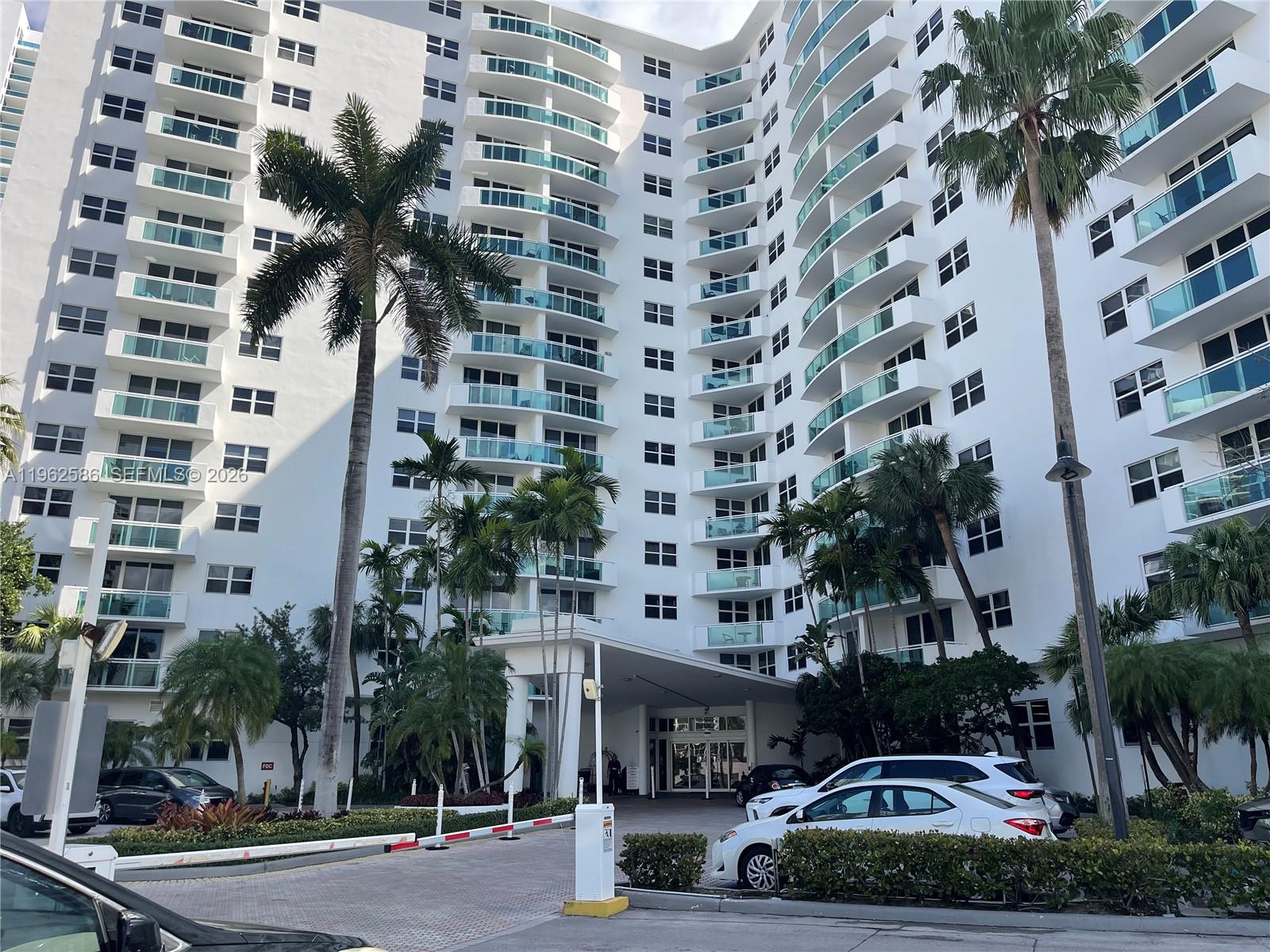 Photo of 3001 Ocean Dr  #621, Hollywood, Florida, 33019 - 