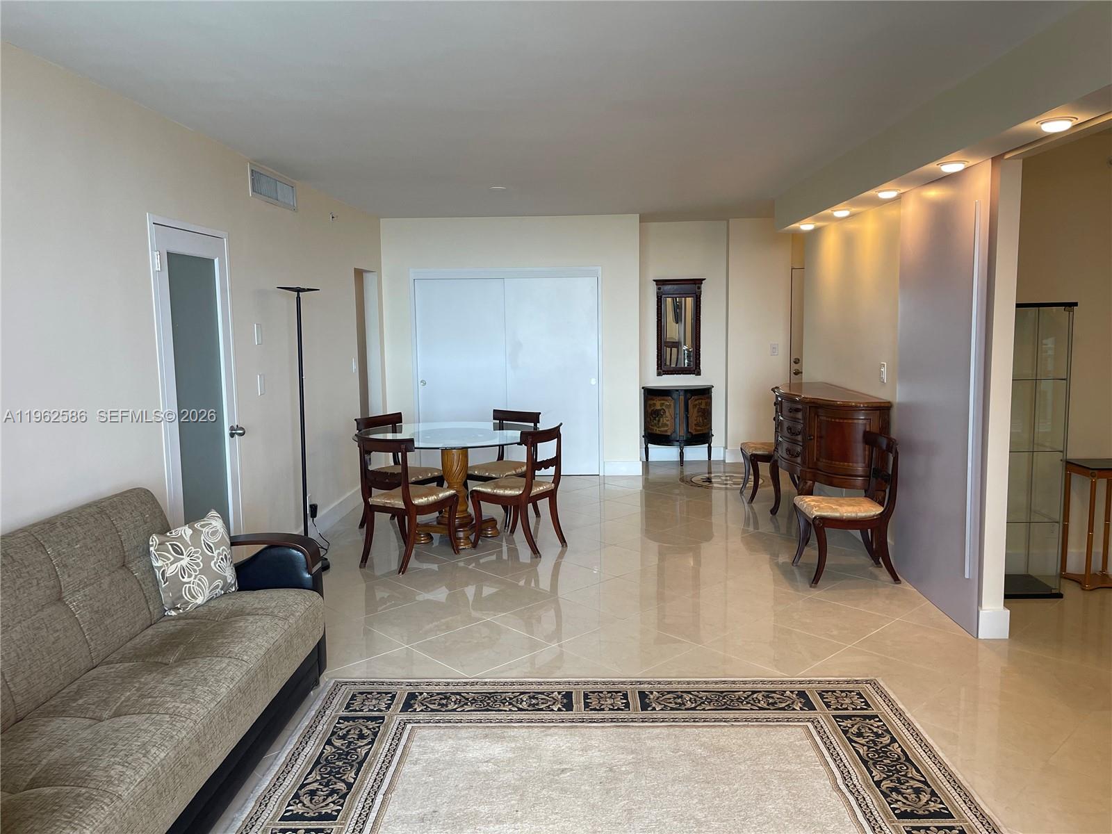 Photo of 3001 Ocean Dr  #621, Hollywood, Florida, 33019 - 