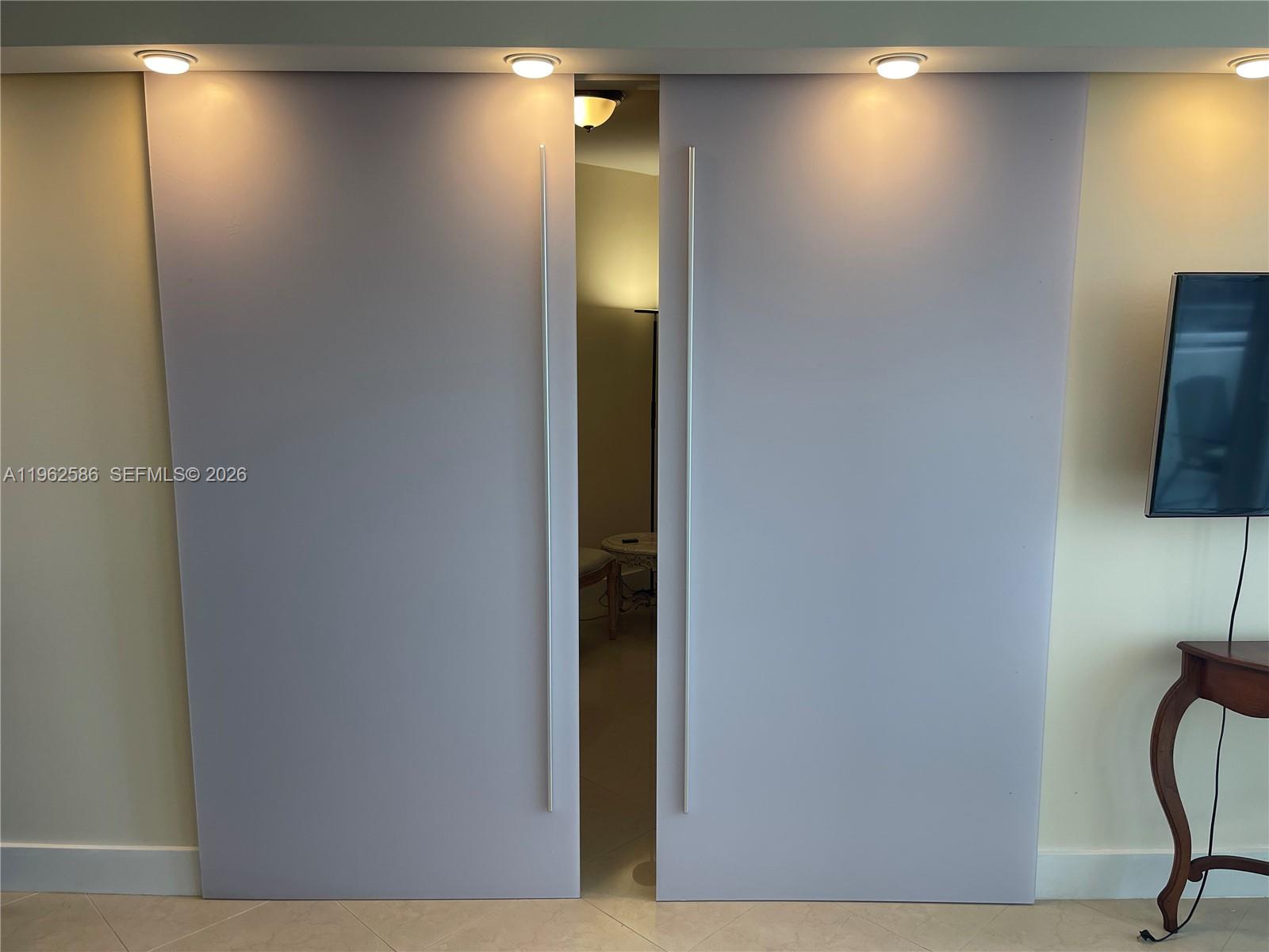 Photo of 3001 Ocean Dr  #621, Hollywood, Florida, 33019 - 