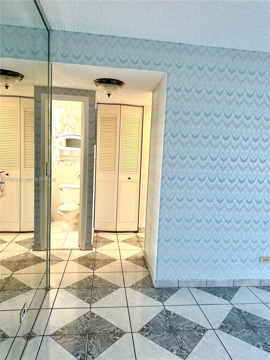 1715 1 / 2 943 sq. ft. $ 2026-02-10 0 Photo