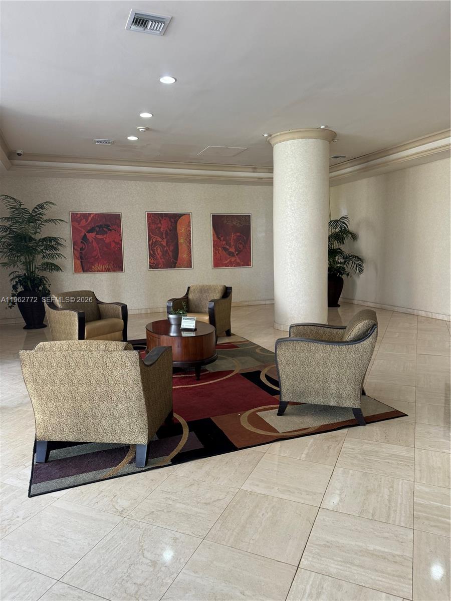 1715 1 / 2 943 sq. ft. $ 2026-02-10 0 Photo