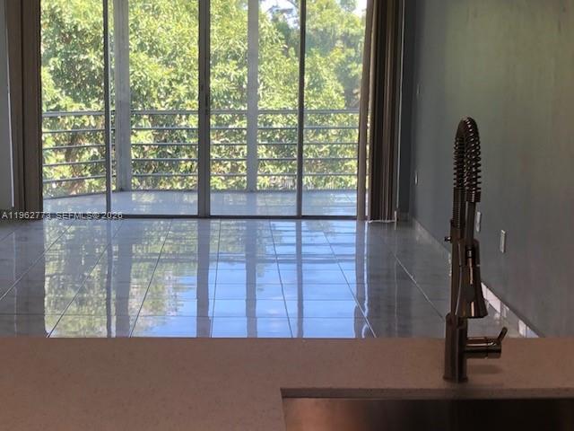 G411 1 / 2 898 sq. ft. $ 2026-02-10 0 foto