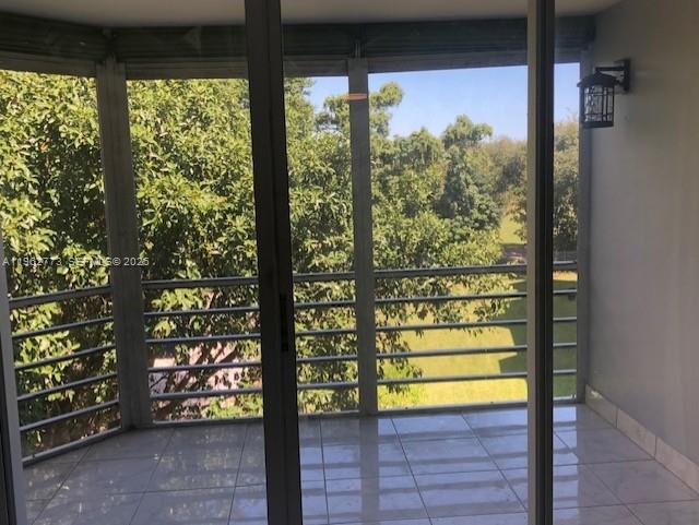 G411 1 / 2 898 sq. ft. $ 2026-02-10 0 foto