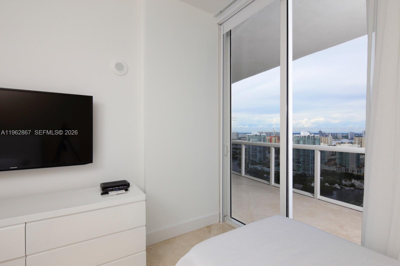 2902 3 / 4 1979 sq. ft. $ 2026-02-10 0 foto