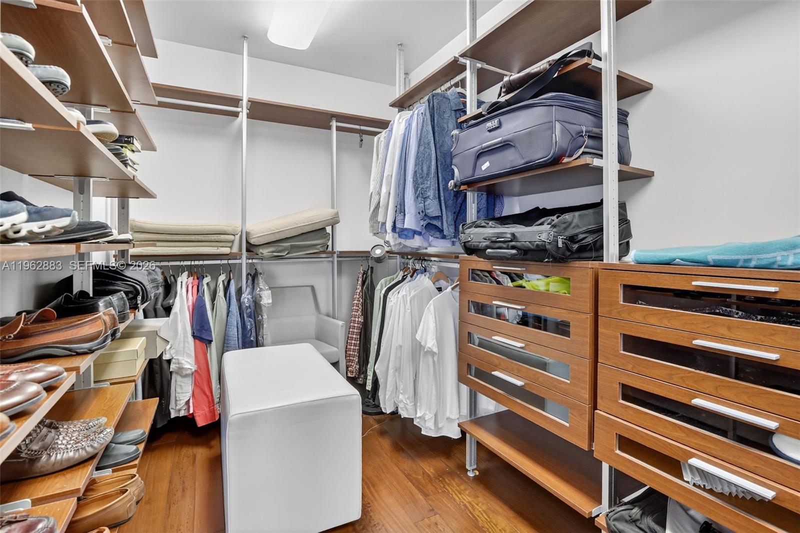 1208 4 / 5 3709 sq. ft. $ 2026-02-10 0 Photo