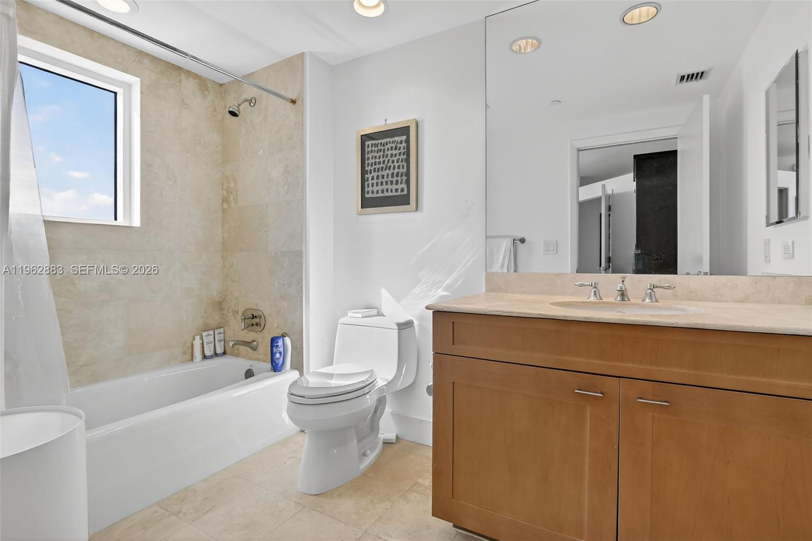 1208 4 / 5 3709 sq. ft. $ 2026-02-10 0 Photo