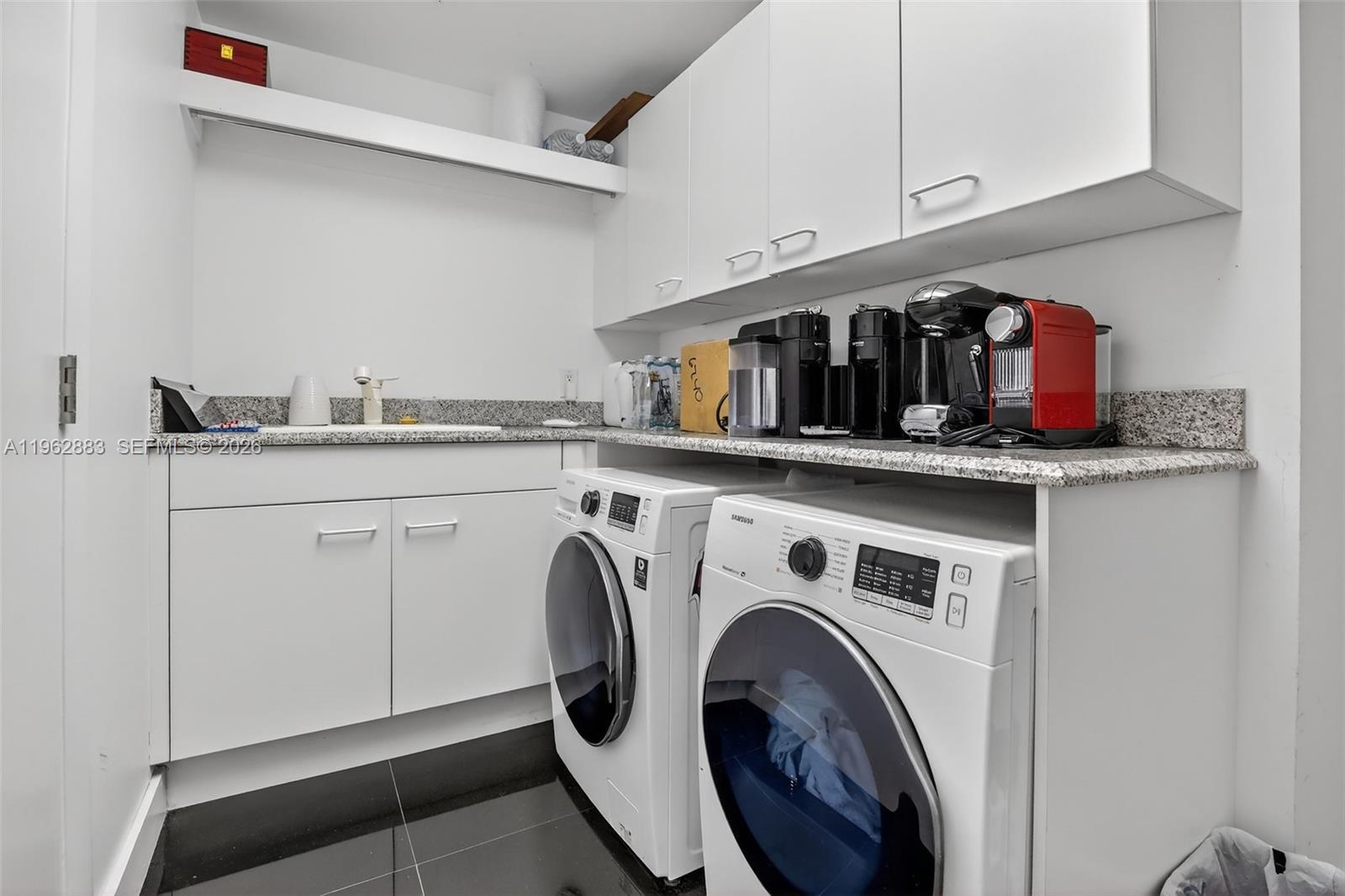 1208 4 / 5 3709 sq. ft. $ 2026-02-10 0 Photo