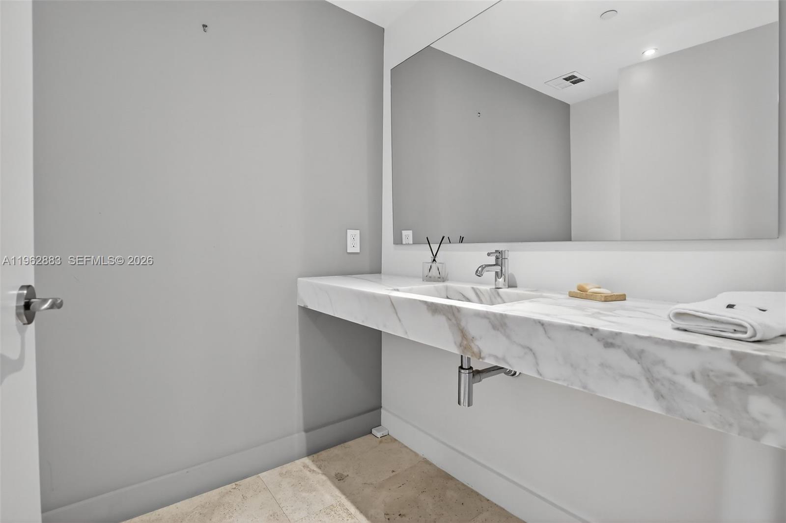 1208 4 / 5 3709 sq. ft. $ 2026-02-10 0 Photo