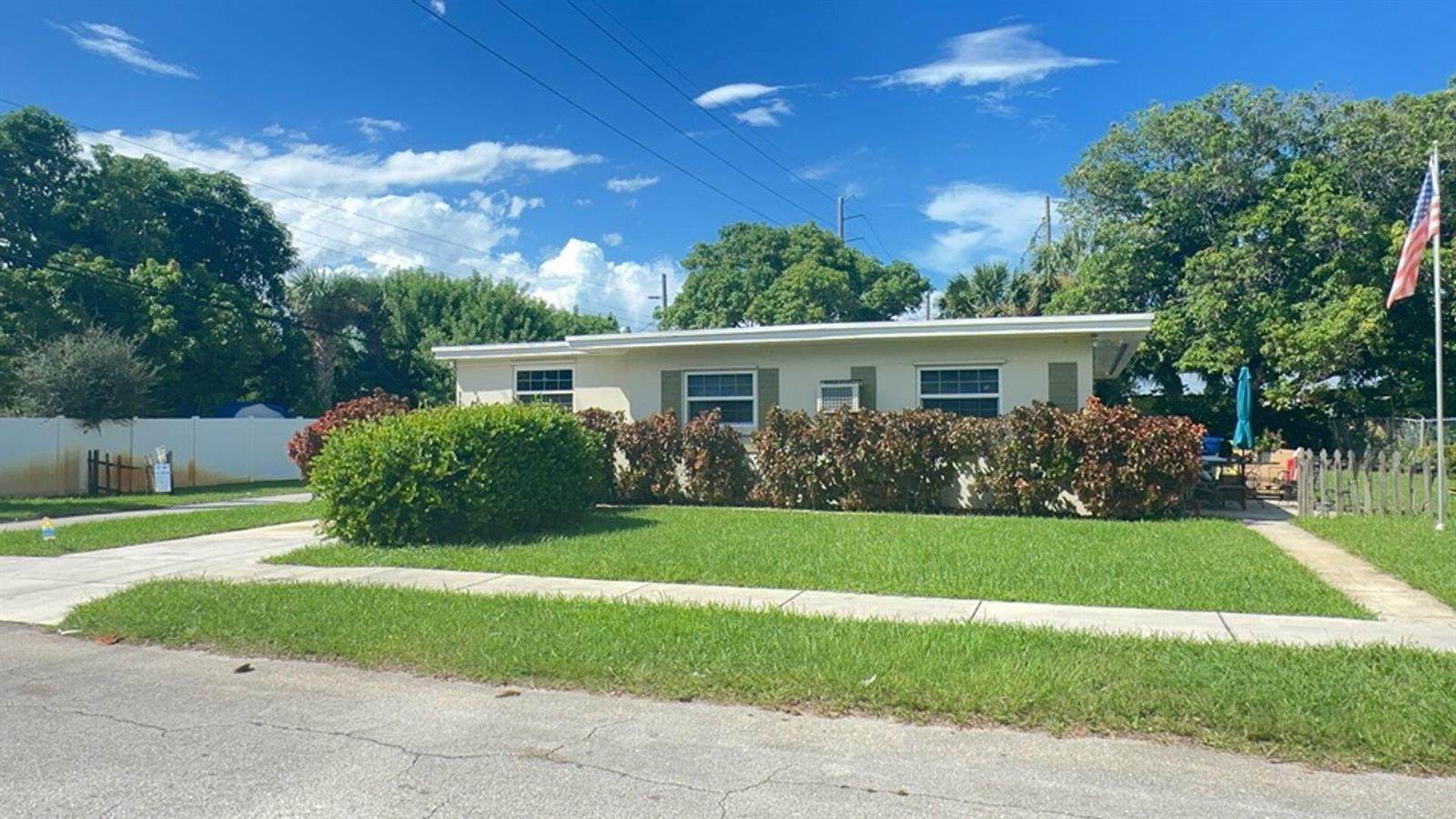 1  / 3 1588 sq. ft. $ 2026-06-21 0 foto