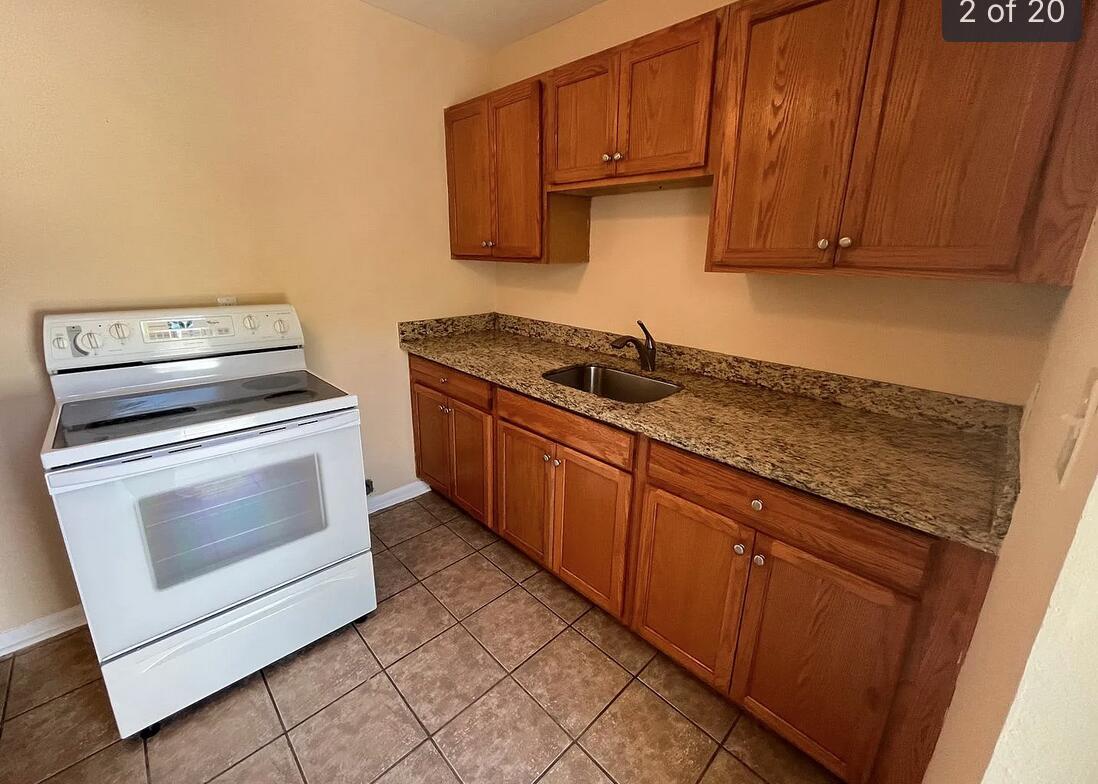 1  / 3 1588 sq. ft. $ 2026-06-21 0 foto